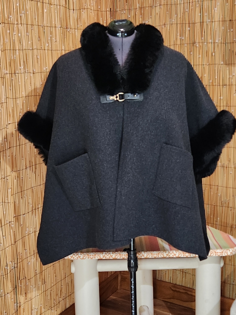 Vince Camuto Dark Gray Cape Shawl Soft Black Faux Fur Trim one size Fall Winter